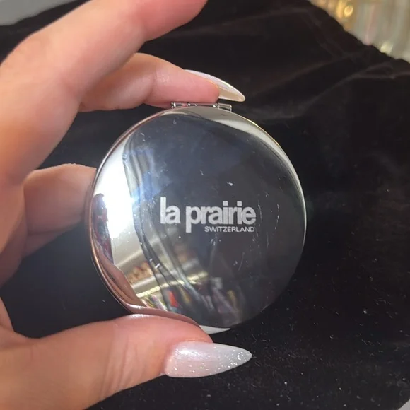 ✨✨ La Prairie Jeweled Compact Mirror✨✨